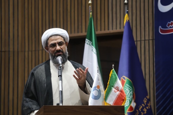 امروز جوانان در خط مقدم جبهه رسانه‌ای حضور دارند