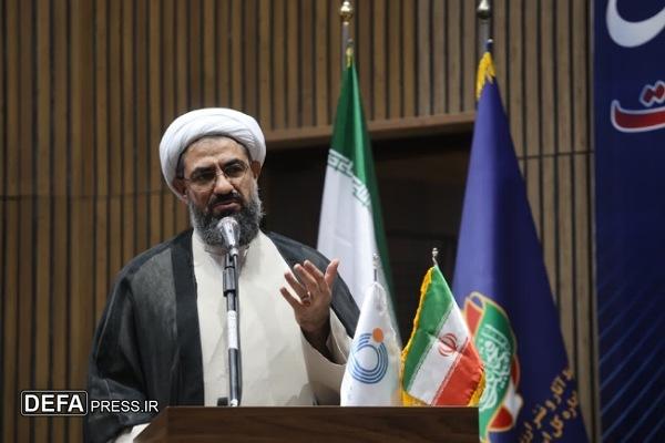 امروز جوانان در خط مقدم جبهه رسانه‌ای حضور دارند