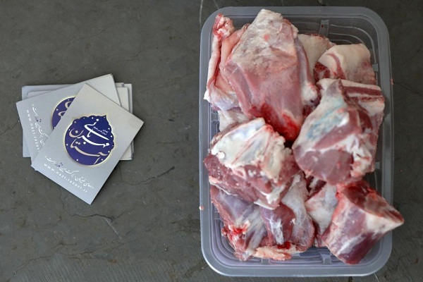 تصاویر/ توزیع ۵ هزار بسته گوشت نذر قربانی در خراسان جنوبی