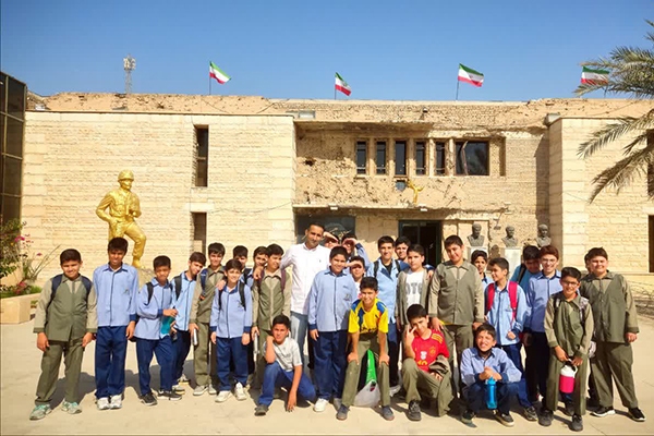 بازدید دانش‌آموزان اصفهان، یزد و هرمزگان از موزه دفاع مقدس و مقاومت خرمشهر