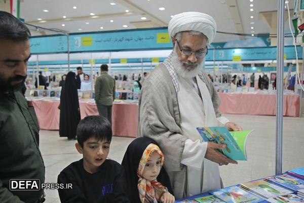 نمایشگاه کتاب، فرصت مغتنمی برای معرفی آثار فاخر دفاع مقدس به نسل جوان است نمایشگاه کتاب، فرصت مغتنمی برای معرفی آثار فاخر دفاع مقدس به نسل جوان است