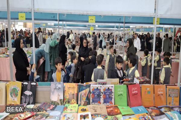 دانشآموزان مهمان پرشور نمایشگاه کتاب شدند دانشآموزان مهمان پرشور نمایشگاه کتاب شدند