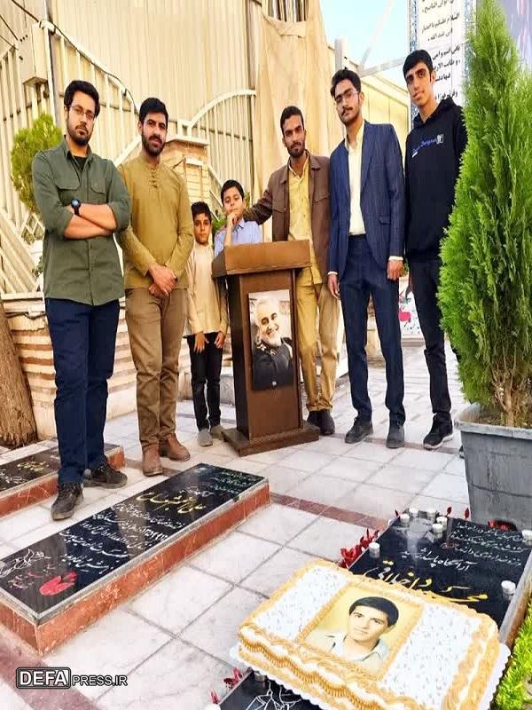 تولد نخستین شهید دفاع مقدس کرمان با ابتکار جوانان انقلابی برگزار شد+تصاویر تولد نخستین شهید دفاع مقدس کرمان با ابتکار جوانان انقلابی برگزار شد+تصاویر