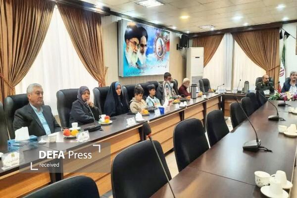 تجلیل از مادران و همسران شهدا، تجلیل از ستون‌های استقامت انقلاب است