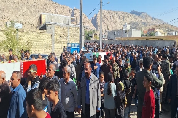 مردم لنده پیکر پاک شهدای گمنام را در آغوش کشیدند