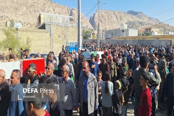 مردم لنده پیکر پاک شهدای گمنام را در آغوش کشیدند