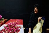 فیلم/ بی‌قراری مادر شهید مفقودالاثر «خدایار دالهن» بر پیکر مطهر شهدای گمنام