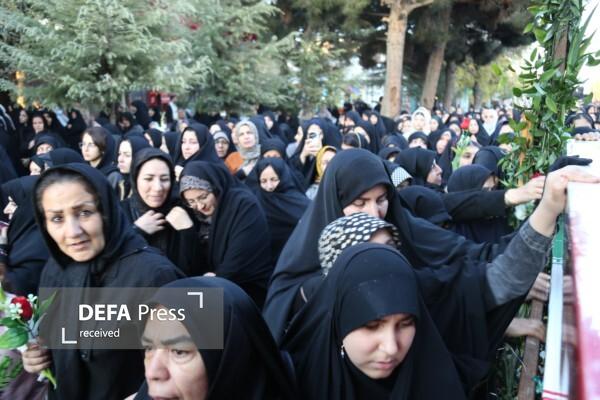 مردم تاکستان پیکر شهدای دفاع مقدس را بدرقه کردند