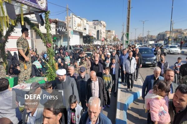 استقبال باشکوه مردم اقبالیه از کاروان هشت شهید گمنام دفاع مقدس