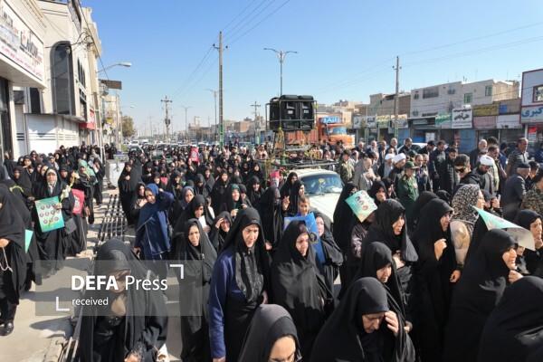 استقبال باشکوه مردم اقبالیه از کاروان هشت شهید گمنام دفاع مقدس