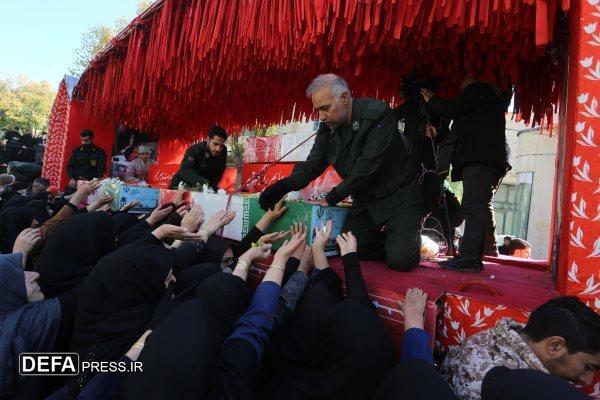 عطر لاله‌های فاطمی در سراسر کشور پیچید+ فیلم