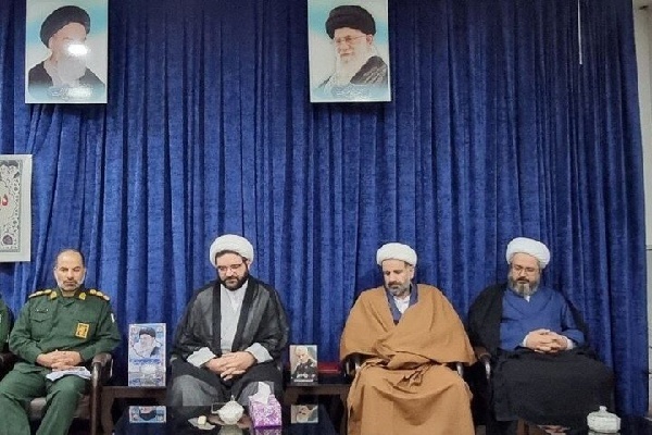 هدف بسیج پیشبرد دین خدا و دفاع از ولایت و خدمت به مردم است