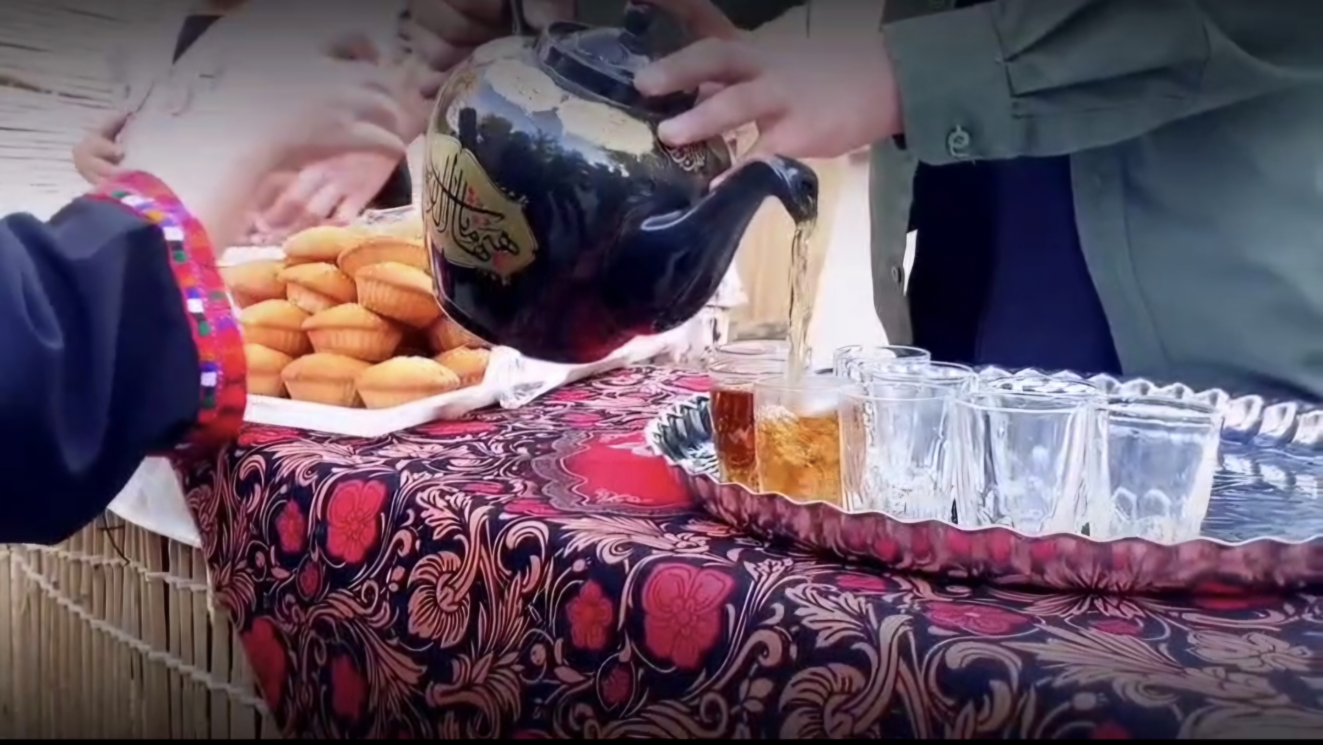 فیلم| آیین عطرافشانی و غبارروبی مزار مطهر شهدای شاهرود