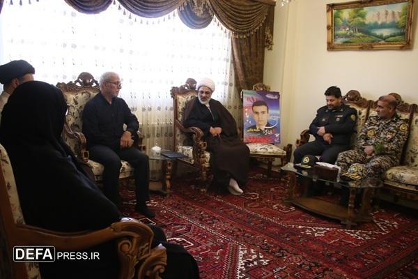 شهدای اقتدار قهرمانان ملی هستند شهدای اقتدار قهرمانان ملی هستند