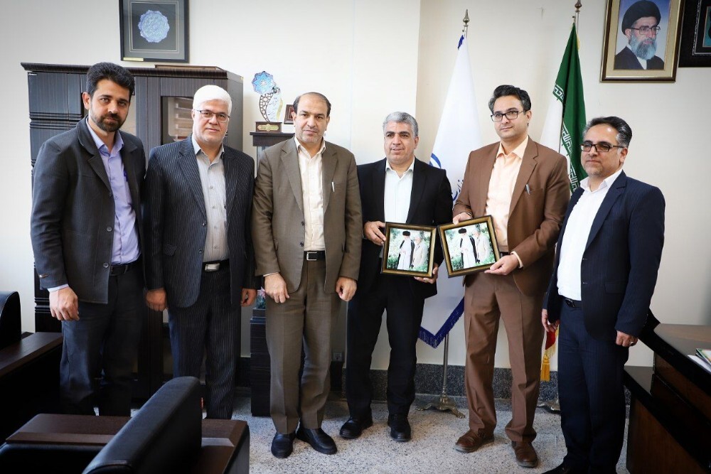 دیدار مدیرکل بنیاد شهید و امور ایثارگران استان مرکزی با مدیرکل ثبت احوال استان دیدار مدیرکل بنیاد شهید و امور ایثارگران استان مرکزی با مدیرکل ثبت احوال استان