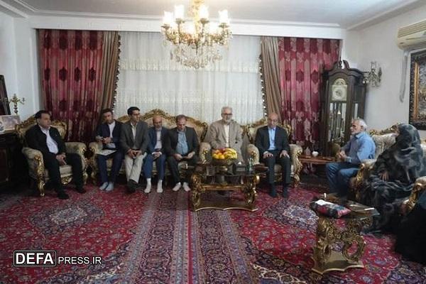 تکریم خانوادههای شهیدان «نوروزی» و «هاشمنیا» توسط دیدار استاندار کرمانشاه تکریم خانوادههای شهیدان «نوروزی» و «هاشمنیا» توسط دیدار استاندار کرمانشاه