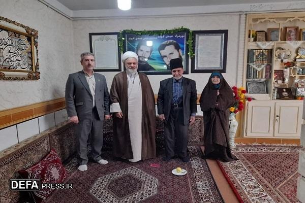 دیدار امام جمعه اسدآباد با خانواده شهیدان «عبدکوند» دیدار امام جمعه اسدآباد با خانواده شهیدان «عبدکوند»