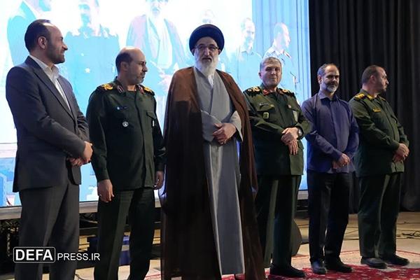 بخشدار مرکزی پلنگآباد و شهردار محمدشهر، برگزیدگان ملی «نشان فردوس» شدند بخشدار مرکزی پلنگآباد و شهردار محمدشهر، برگزیدگان ملی «نشان فردوس» شدند