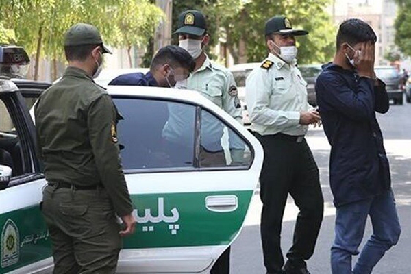 سارقانی که با اسلحه به جان هم افتاده بودند، توسط پلیس دستگیر شدند