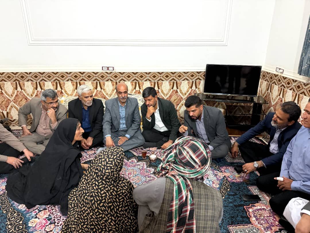 دلجویی مسئولان از بانوان سالخورده در پی حادثه پایانه مرزی میلک