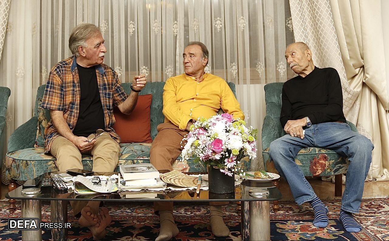مدیران خانه سینما به عیادت «علی نصیریان» رفتند مدیران خانه سینما به عیادت «علی نصیریان» رفتند