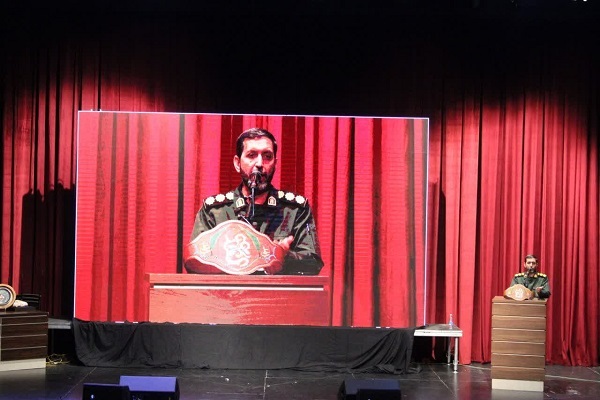 پهلوانان و قهرمانان ملی از دامان مادران تربیت می‌شوند