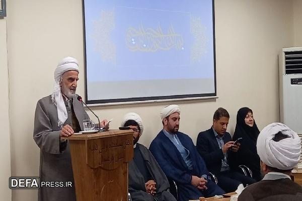 مردمی کردن فعالیتهای قرآنی میتواند تاثیرگذاری بیشتری در جامعه داشته یاشد مردمی کردن فعالیتهای قرآنی میتواند تاثیرگذاری بیشتری در جامعه داشته یاشد