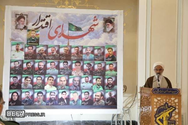 پیروزیهای جبهه انقلاب مرهون ایثار خانوادههای شهداست پیروزیهای جبهه انقلاب مرهون ایثار خانوادههای شهداست