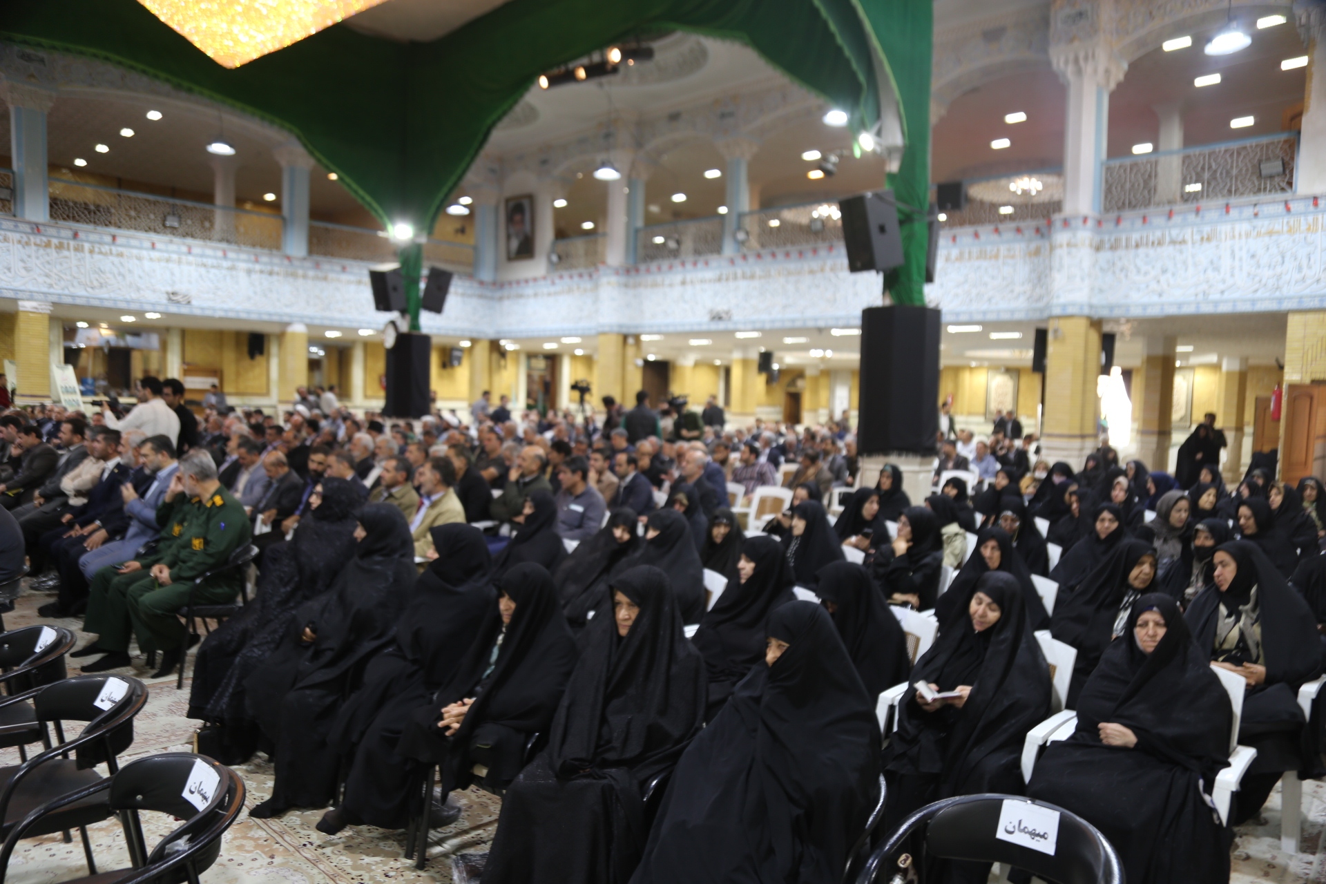 تصاویر/ برگزاری اجلاسیه سراسری ۲۵۸ شهید اصناف، بازاریان و فعالان اقتصادی در زنجان