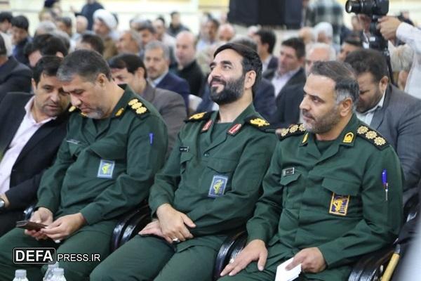 استکبار جنگ را بر این ملت تحمیل کرد، اما ایرانیها مقابل دشمن ایستادند استکبار جنگ را بر این ملت تحمیل کرد، اما ایرانیها مقابل دشمن ایستادند