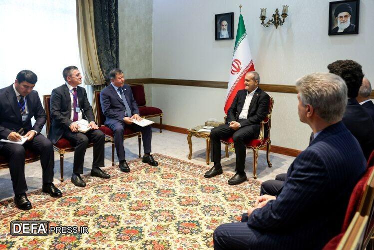 پزشکیان: باید با هر اقدام مخل امنیت در منطقه مقابله موثر داشته باشیم پزشکیان: باید با هر اقدام مخل امنیت در منطقه مقابله موثر داشته باشیم