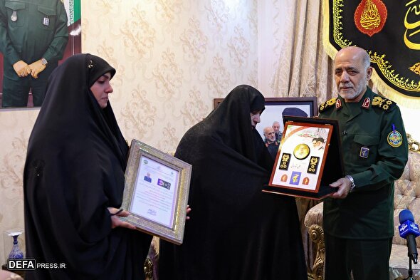 اعطای درجه سپهبدی به شهید علی شادمانی