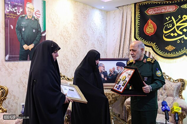 اعطای درجه سپهبدی به شهید علی شادمانی