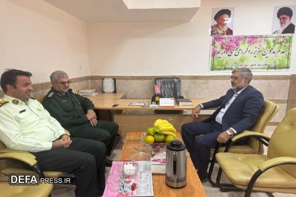 هر یک از پیشکسوتان دفاع مقدس یک گنجینه هستند هر یک از پیشکسوتان دفاع مقدس یک گنجینه هستند