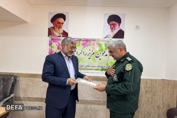 هر یک از پیشکسوتان دفاع مقدس یک گنجینه هستند هر یک از پیشکسوتان دفاع مقدس یک گنجینه هستند