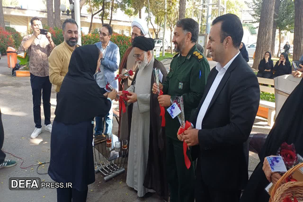 حضرت زینب(س)؛ قهرمان صبر و فداکاری است حضرت زینب(س)؛ قهرمان صبر و فداکاری است