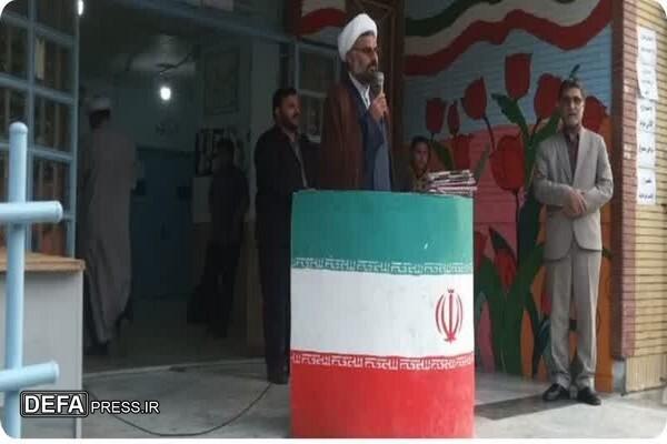 معلمان سنگرداران نظام تعلیم و تربیت و دانش آموزان ادامه دهنده مکتب شهدا هستند