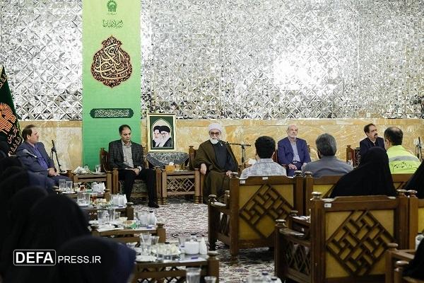 پرستاران، ادامهدهندگان راه حضرت زینب(س) در دفاع از کرامت و سلامت انسانی هستند پرستاران، ادامهدهندگان راه حضرت زینب(س) در دفاع از کرامت و سلامت انسانی هستند