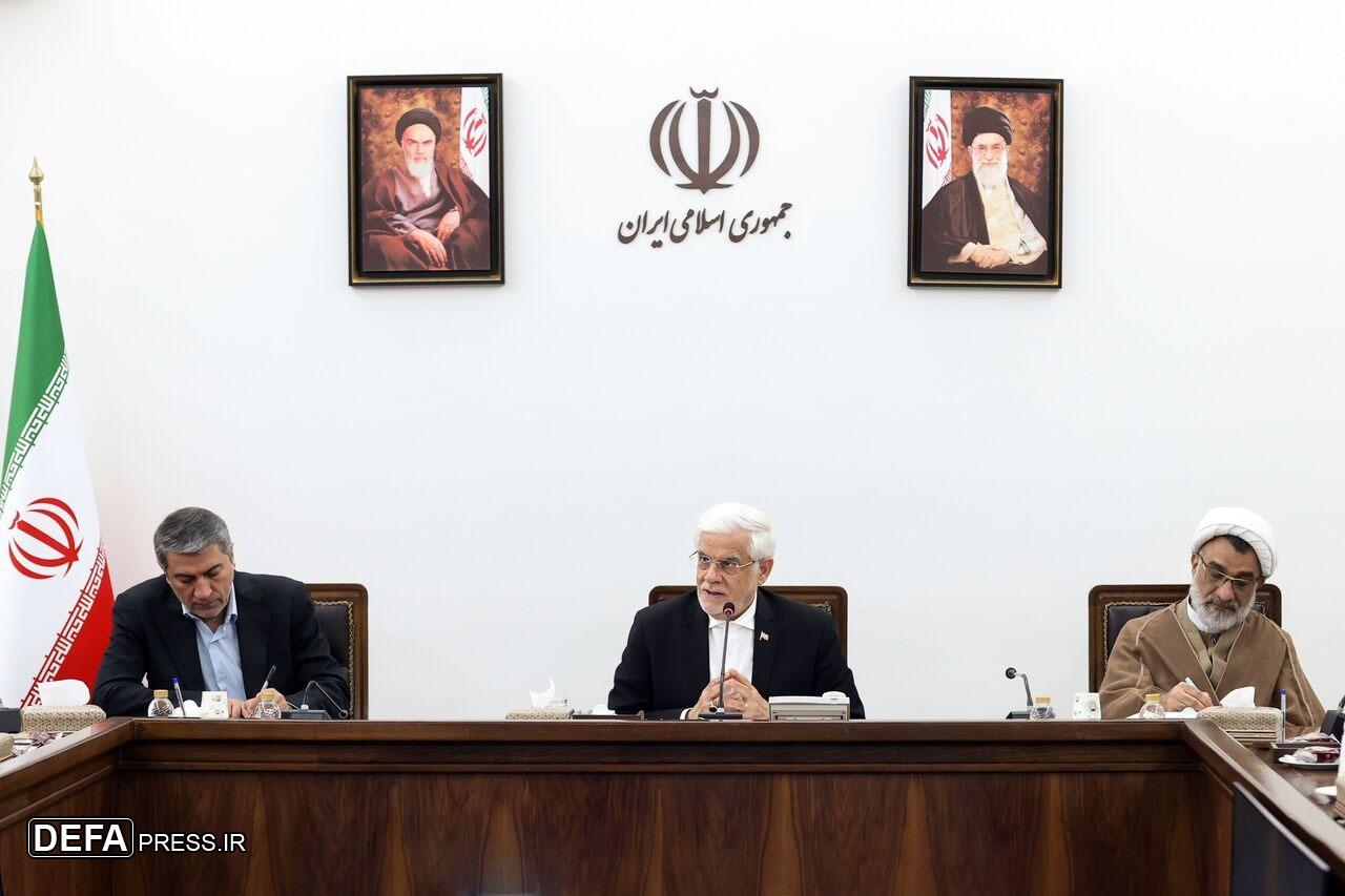 عارف: باید اقتصاد دیجیتال در اولویت دانشگاه‌ها قرار بگیرد