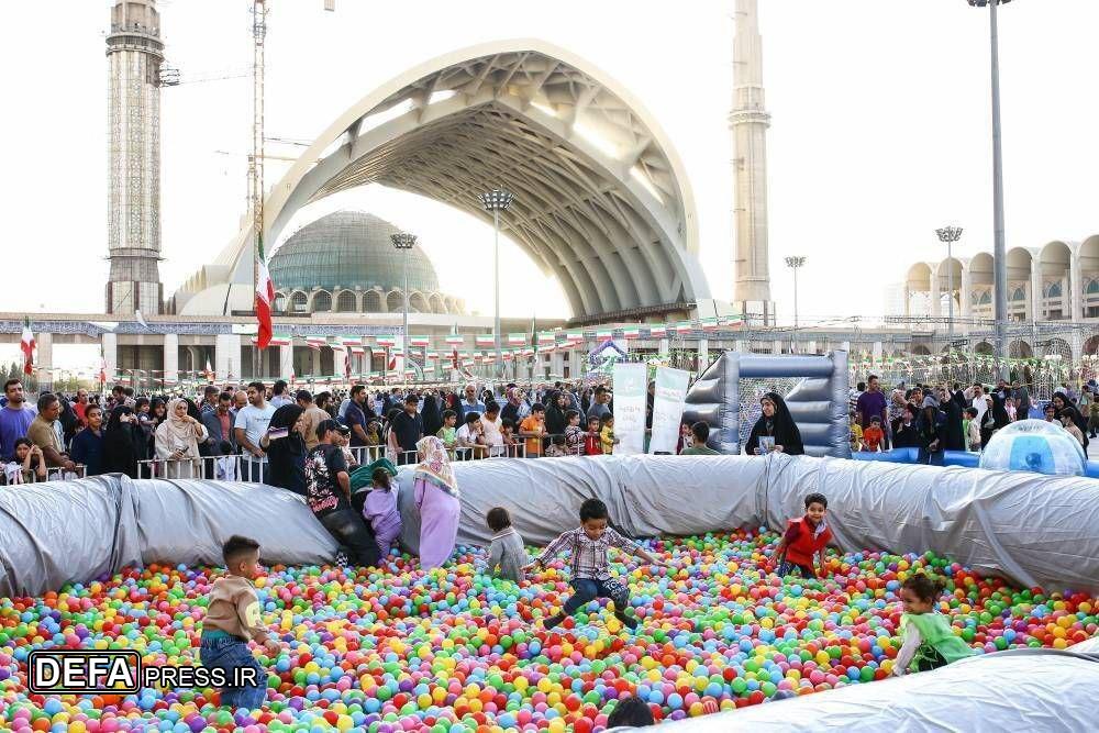 پایان باشکوه جشنواره بزرگ «شادبوم» با حضور بیش از ۲۰۰ هزار نفر پایان باشکوه جشنواره بزرگ «شادبوم» با حضور بیش از ۲۰۰ هزار نفر