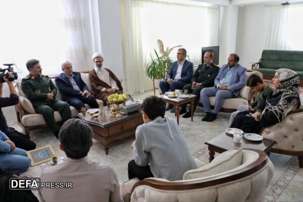 دیدار مسئولان ارشد خراسان شمالی با خانواده شهدا به مناسبت برگزاری کنگره ملی سههزار شهید دیدار مسئولان ارشد خراسان شمالی با خانواده شهدا به مناسبت برگزاری کنگره ملی سههزار شهید