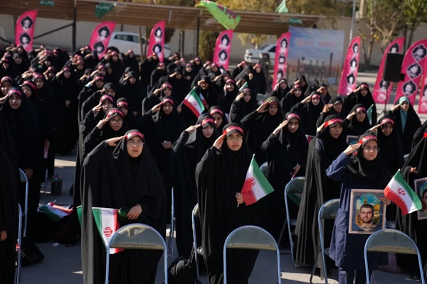 تصاویر/ آیین آغاز اعزام راهیان نور دانش آموزی در کرج