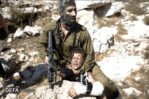 چک، یک نظامی اسرائیلی را اخراج کرد چک، یک نظامی اسرائیلی را اخراج کرد