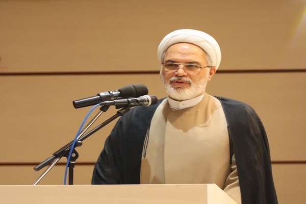 تأکید بر اهمیت توجه به نماز در برنامه‌های فرهنگی کشور