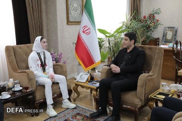 استاندار کردستان از بانوی مدال‌آور بازی‌های آسیایی جوانان بحرین تقدیر کرد