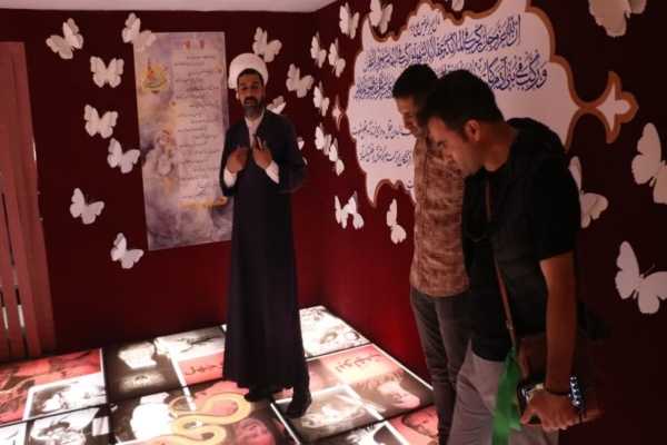 کارکنان و خانوادههای گروه ۴۴ توپخانه نزاجا از بنیاد مهدویت بازدید کردند کارکنان و خانوادههای گروه ۴۴ توپخانه نزاجا از بنیاد مهدویت بازدید کردند