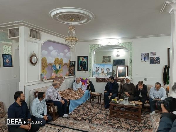 تجلیل استاندار قم از خانواده معظم شهیدان «آقازاده نژاد» تجلیل استاندار قم از خانواده معظم شهیدان «آقازاده نژاد»