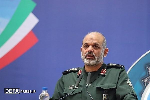 سردار وحیدی: افزایش سرمایه اجتماعی در تعامل و ارتباط با مردم است سردار وحیدی: افزایش سرمایه اجتماعی در تعامل و ارتباط با مردم است