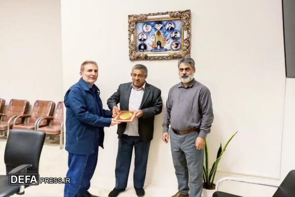 تجلیل از «حاج اصغر داداشیانپور» پیشکسوت دفاع مقدس و فعال عرصه ایثار و شهادت در قزوین تجلیل از «حاج اصغر داداشیانپور» پیشکسوت دفاع مقدس و فعال عرصه ایثار و شهادت در قزوین