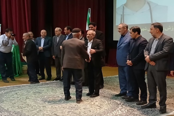 تجلیل از پدر معظم شهیدان سید «اسدالله موسوی» و «محمد ذوالقدر» در شهرستان خدابنده